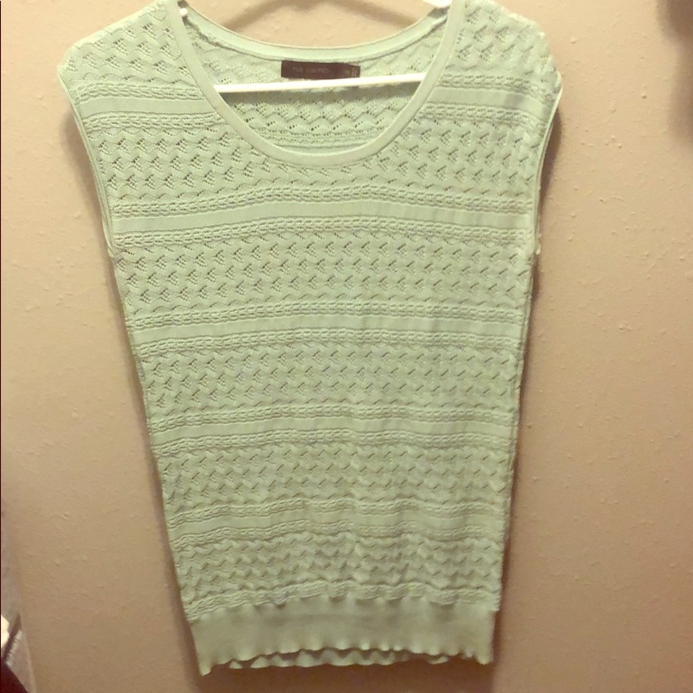 CLOSET CLOSING. MAKE OFFER. sweater. Size XS